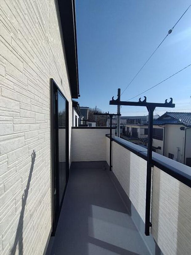 （8号棟） バルコニーは遮るものも無く、日当たり良好です。