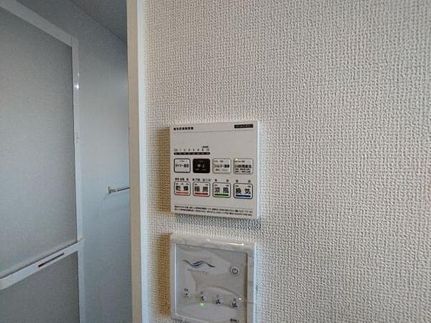 浴室暖房・乾燥付きで梅雨の時期にもお洗濯ができて安心です。