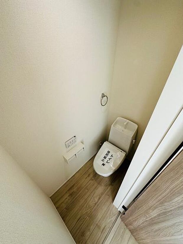 各階にあるトイレはもちろんウォシュレット機能付き。