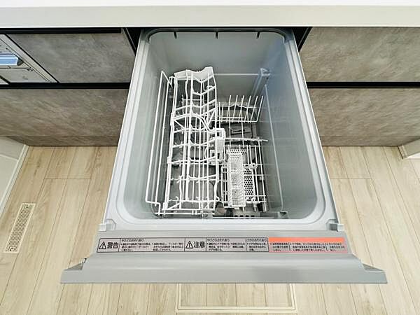毎日の洗い物の負担を助けるビルトイン食洗器です。