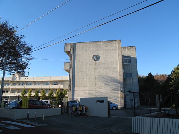 船橋市立飯山満小学校まで徒歩6分