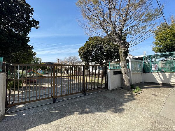 藤崎みつぼし保育園　徒歩5分 令和7年4月に「藤崎みつぼし保育園」として同敷地内に新規開園。中庭やプールのあるのびのび開放的な保育園。