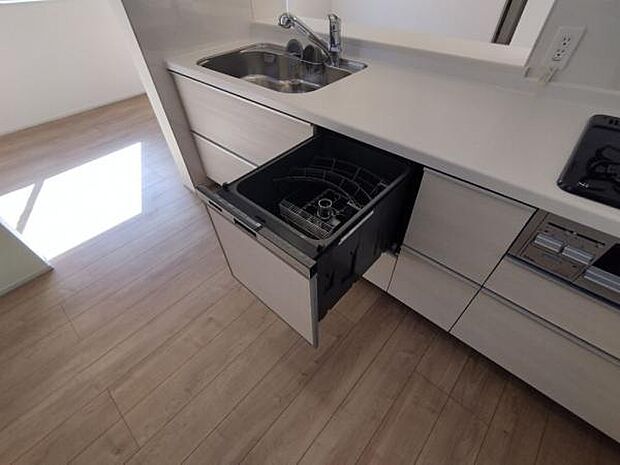 毎日の洗い物の負担を助けるビルトイン食洗器です。