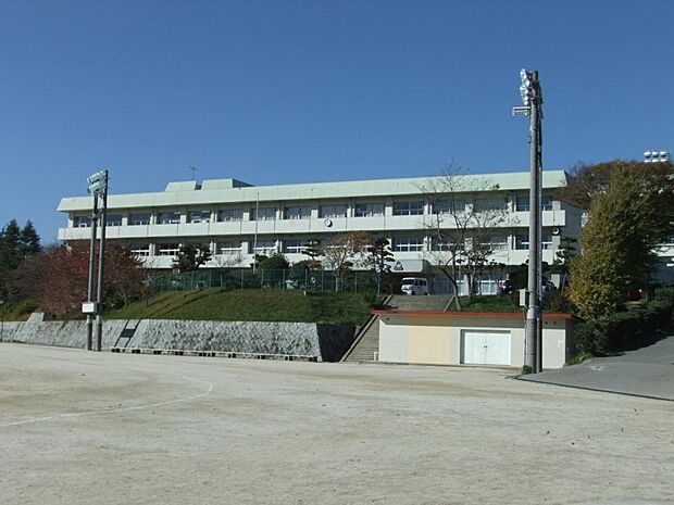 船橋市立高根中学校まで徒歩10分