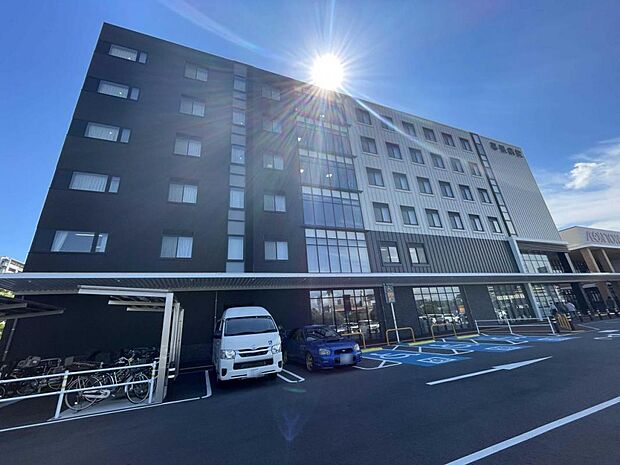 幕張病院まで徒歩22分 2022年開院のまだまだ新設の病院。木曜日以外は午前診療がメインの内科。