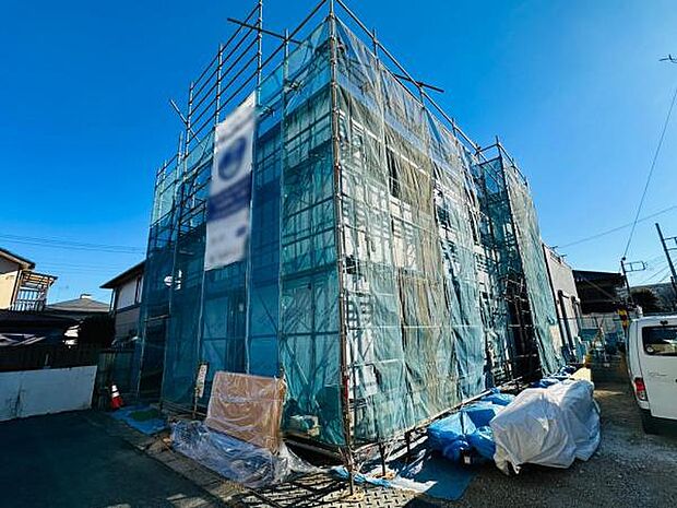 建物が建設されており、大きさがわかるようになってきました。(25年12月26日撮影)