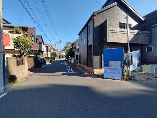 角地なので開放感もあります。周辺は閑静な住宅街です。(1/16撮影)