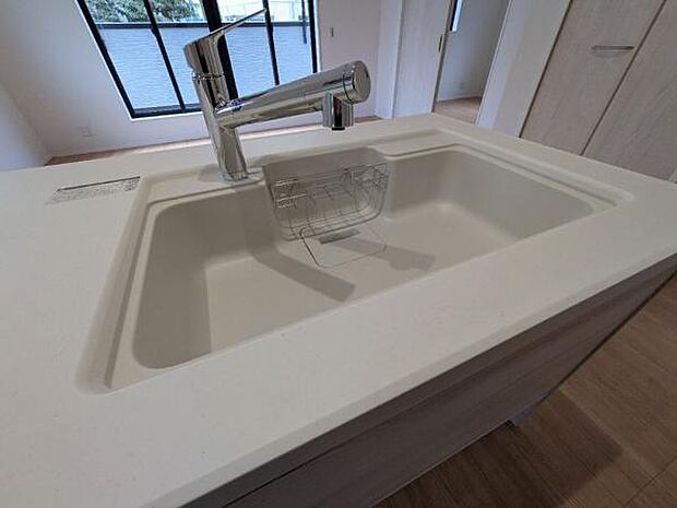 汚れも付きにくく、お手入れも簡単なキッチンシンクです。