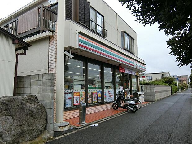 セブン-イレブン 検見川浜店まで徒歩2分