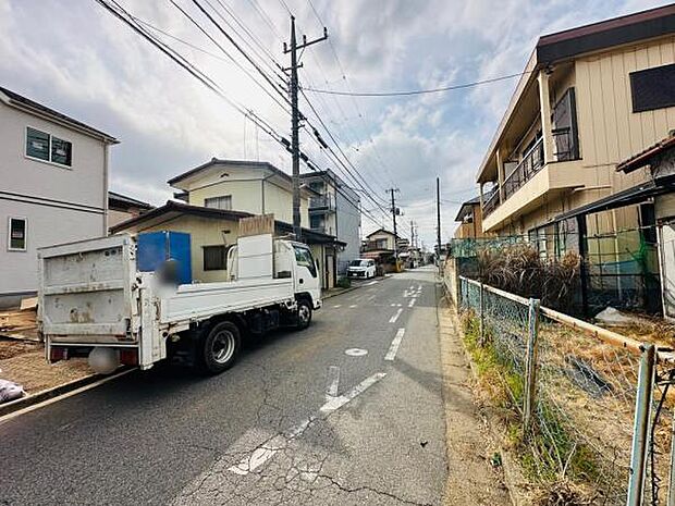 見通しのいい前面道路です。周辺は閑静な住宅街です。(1/18撮影)