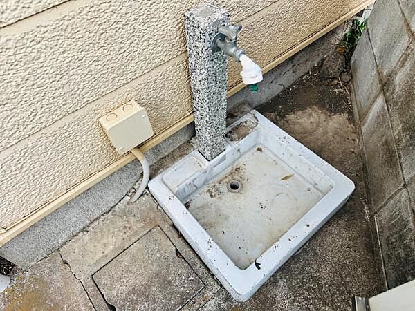 立水栓はペットやお子様の手洗いとしてあると便利ですね。