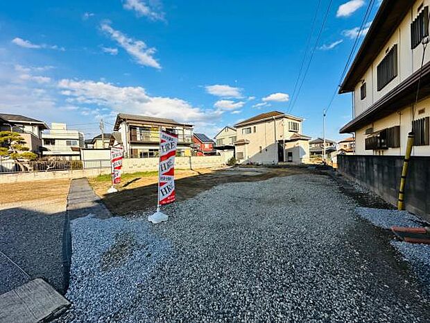 54.76坪の広大な敷地で、間取りの自由も利き、お好きな間取りが実現できるかもしれません。