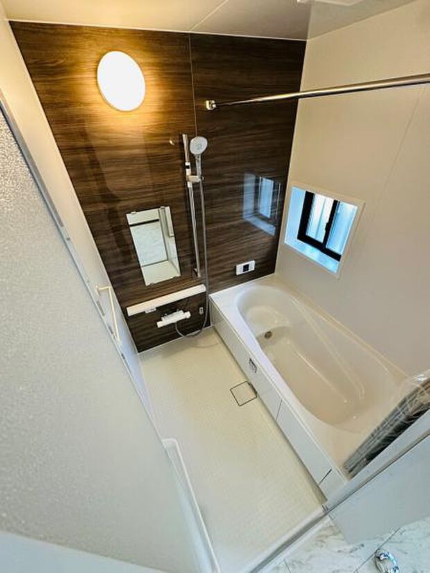 A号棟 1坪以上広さを設けた浴室でゆったりバスタイム。ベンチタイプで節水、お子様にも優しいです。