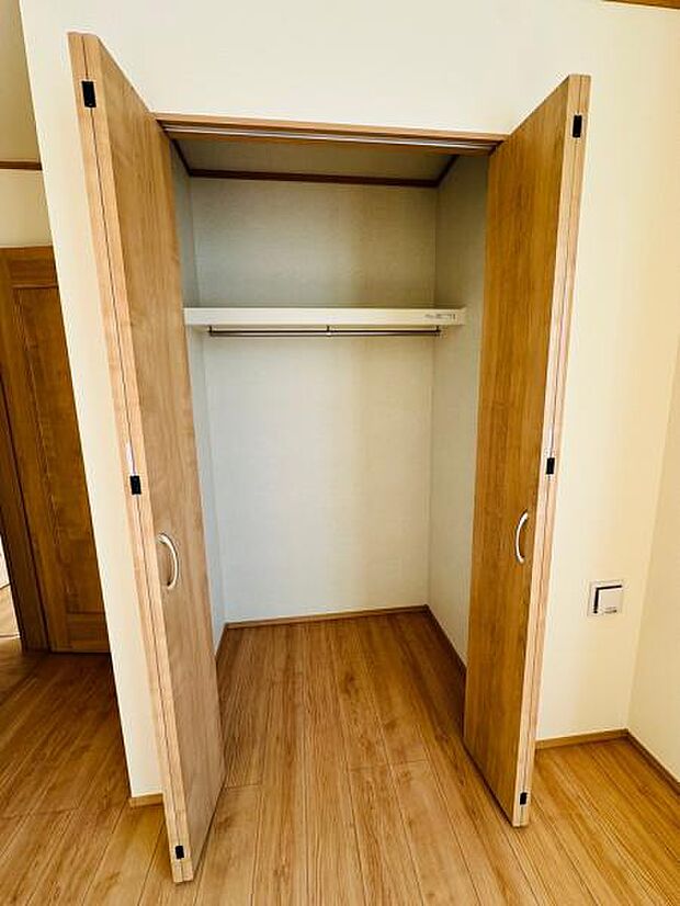 B号棟 各居室に収納がついているので、お部屋を広く使うことができます。