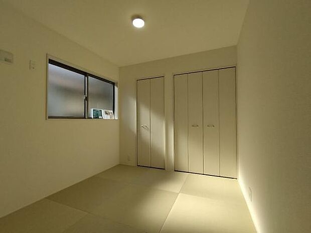 リビング横の和室です。勉強部屋や客間など、使い方は様々です。