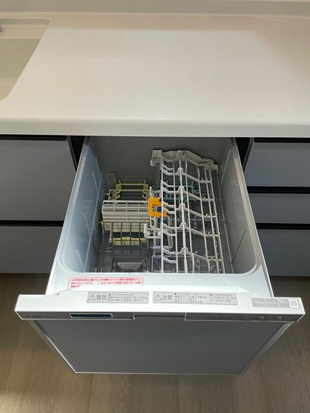 毎日の洗い物の負担を助けるビルトイン食洗器です。後片付けも楽々、手肌にも環境にも優しい。