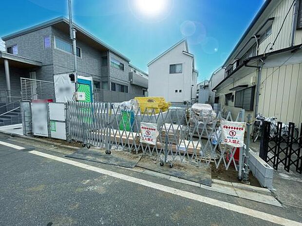 2/20撮影 2月下旬では基層工事まで完了していました。家の規模が分かります。