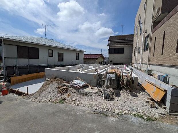 7/11撮影 B号棟は基礎工事が完了いたしました。これから建物工事が始まっていきます。