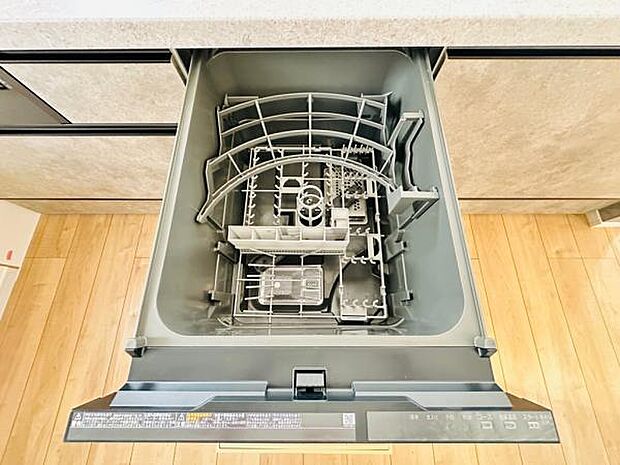 家事を楽にしてくれる食器洗い乾燥機です。