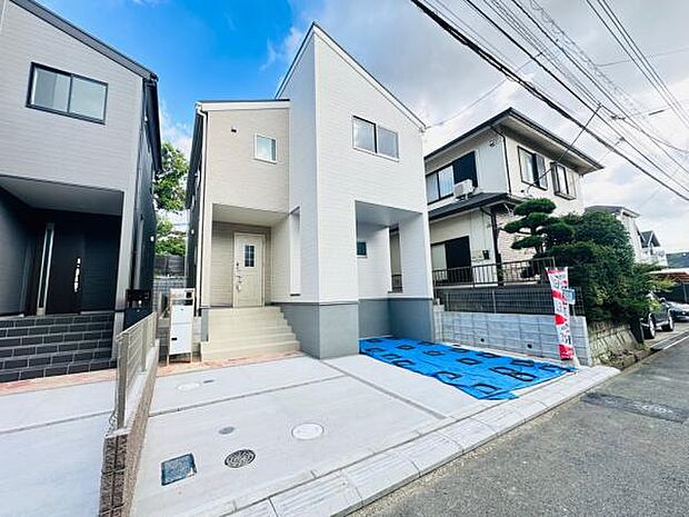 1号棟 明るい色使いがお洒落な外観です。閑静な住宅地にもなじんでいます。
