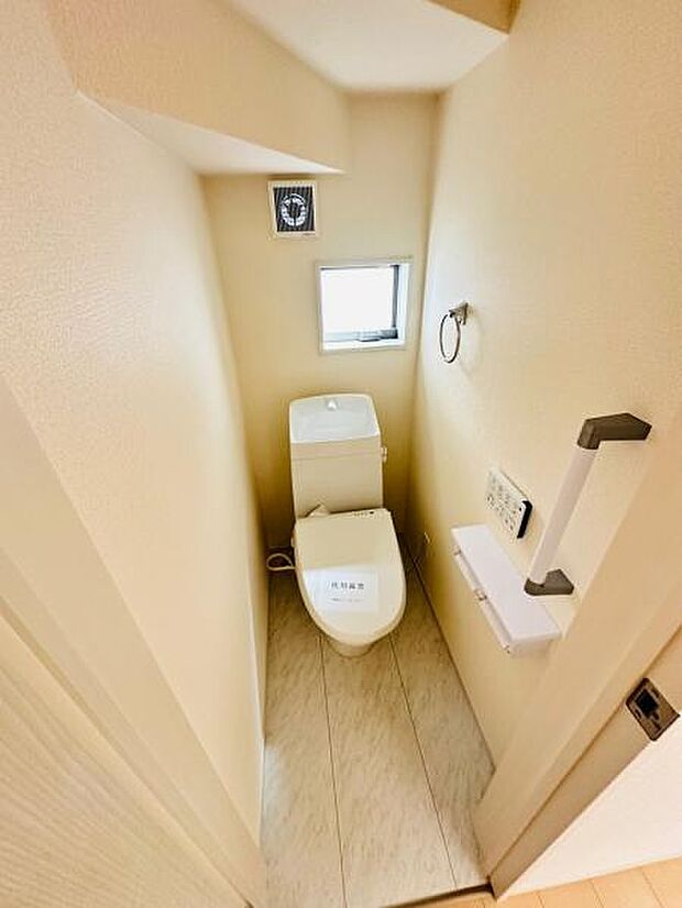 1号棟 長く住むからこそ立ち座りの補助の手すりがありがたいですね。