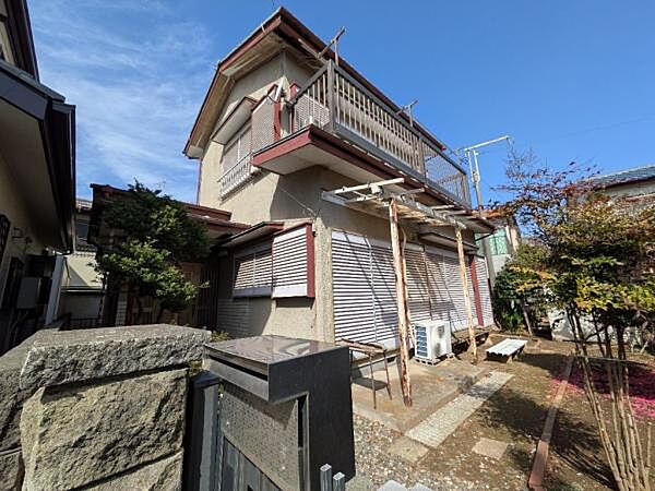庭や駐車スペース2台も可能な広々した土地です。