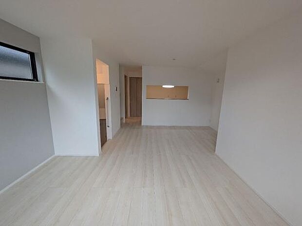 15帖超えの2階リビングです。家族で団らんを楽しめる空間がここにあります。