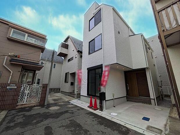 行き止まりの道路に面している為、通行量も少なく落ち着いている住環境です。