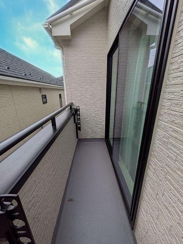 お洗濯もしっかり乾くバルコニーです 。