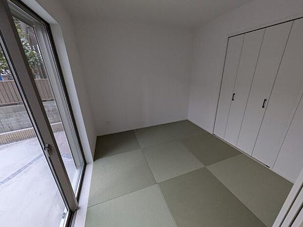 リビング横の和室です。勉強部屋や客間など、使い方は様々です。