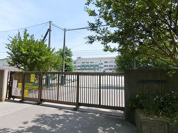 市川市立百合台小学校まで徒歩7分