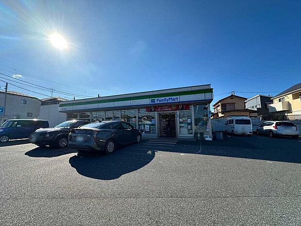 ファミリーマート 鎌ヶ谷南初富店まで徒歩3分