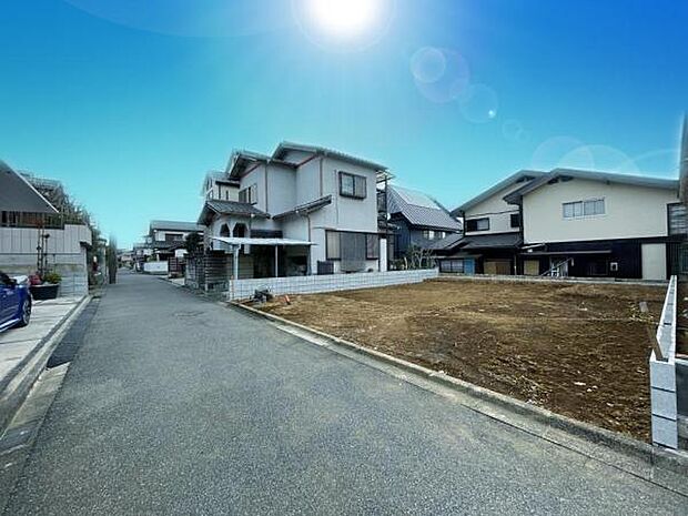 2/20撮影 周りは平坦が続き、区画が整ったエリアで落ち着いた住環境です。