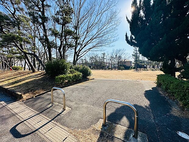 袖ヶ浦第4号児童遊園まで徒歩1分