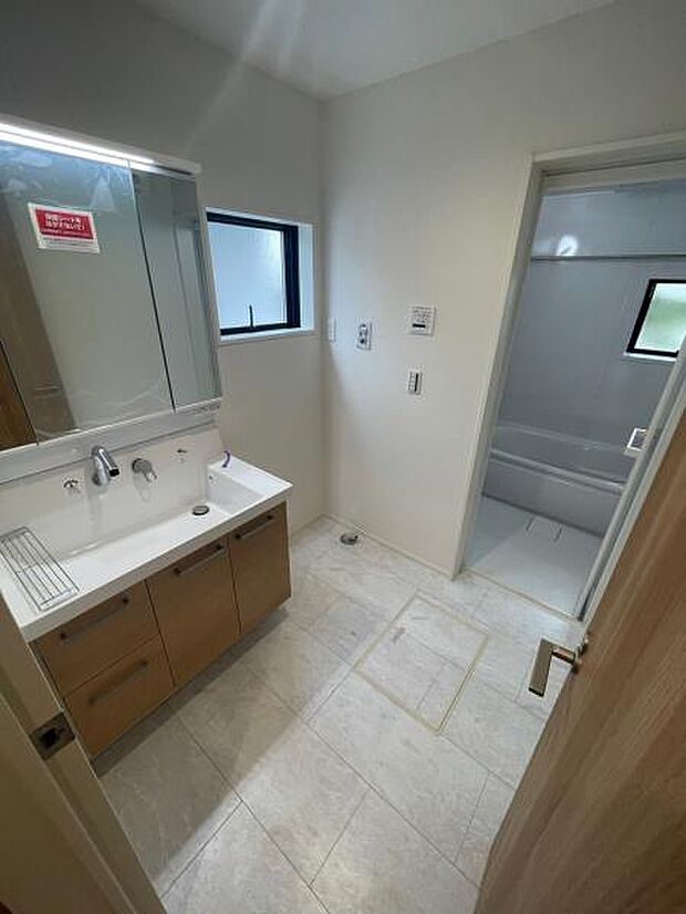 2号棟 洗濯機置き場確保された脱衣所です。朝の身支度も混雑しません。