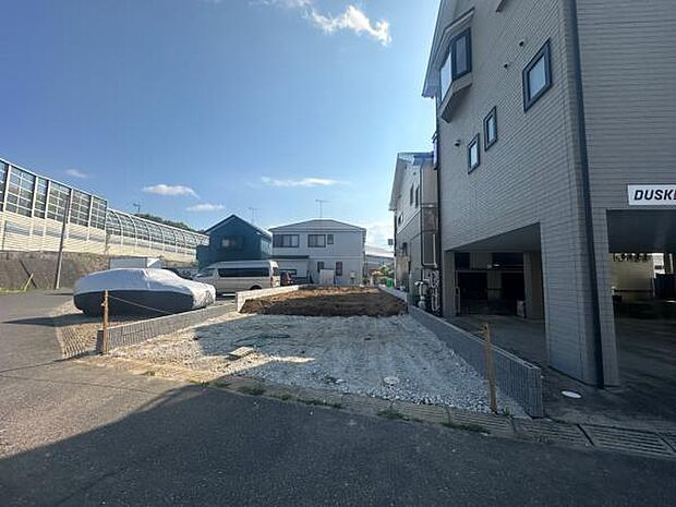 4/16撮影 現在は更地の様子です。これから基礎工事が進んでいきます。