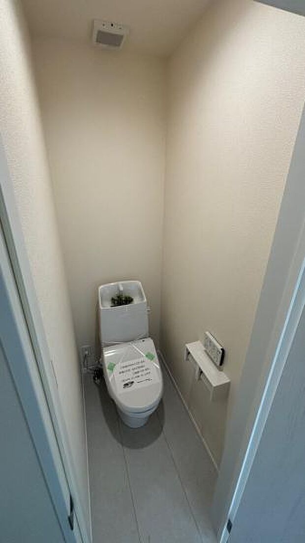 B号棟 各階にあるトイレはもちろんウォシュレット機能付き。