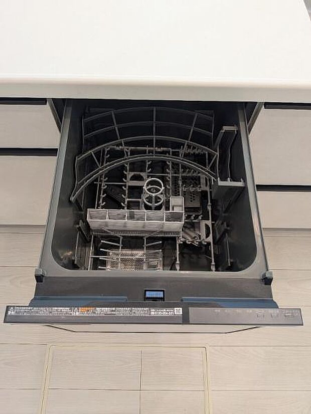 毎日の洗い物の負担を助けるビルトイン食洗器です。