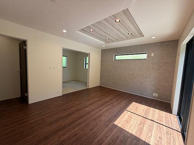 (4号棟) 18.0帖のリビングは解放感もあり、居心地のいい空間です。