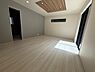 リビング/ダイニング：（3号棟） 天井高さのあるリビング。広さの感じ方が変わります。