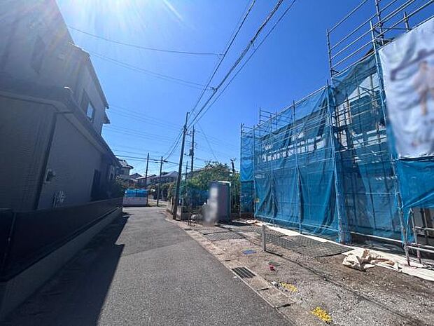 南側道路の様子です。4ｍ道路で落ち着いています。