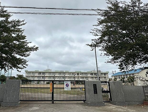 千葉市立長作小学校まで徒歩12分