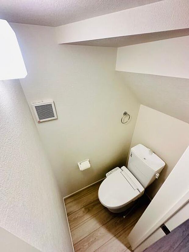 1号棟 トイレはもちろんウォシュレット機能付き。