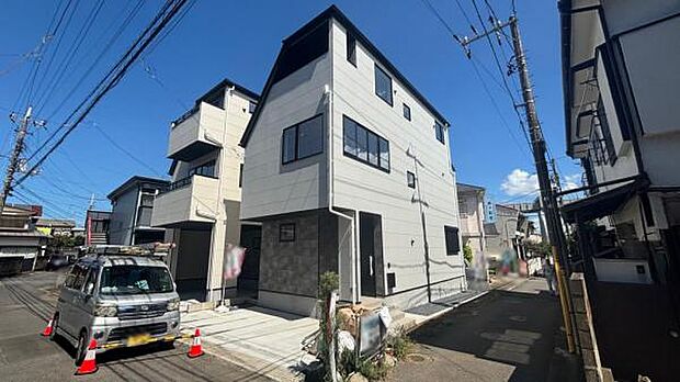 2号棟 急な雨でも洗濯物が濡れにくいインナーバルコニーつきです。