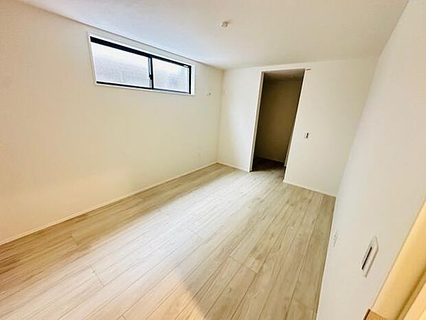 1号棟 8.6帖の納戸は居室としても利用可能。クローゼットも付いています。