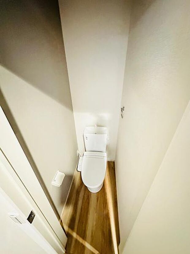 各階にあるトイレはもちろんウォシュレット機能付き。