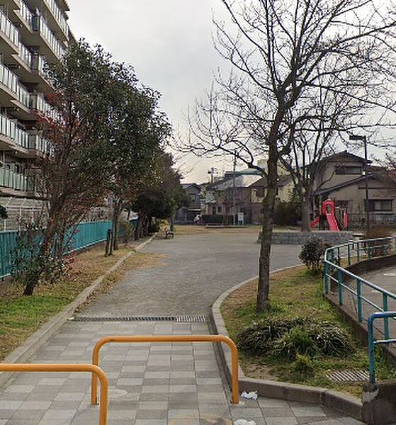 幕張町あんず公園まで徒歩3分
