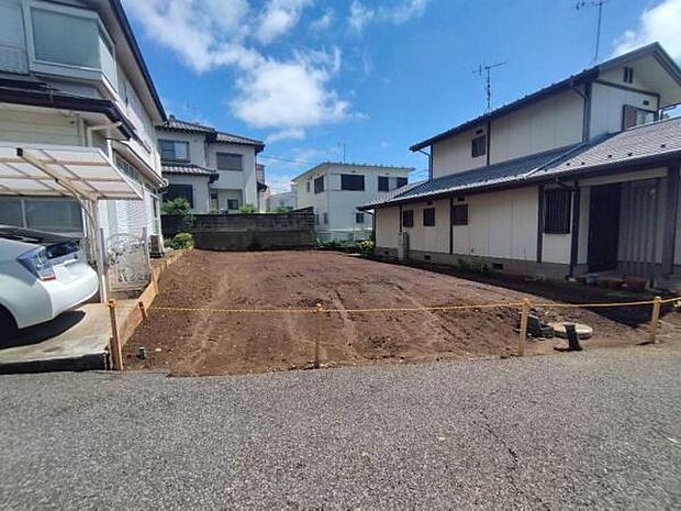 更地の様子です。日当たりのよさも感じられます。（4/27撮影）