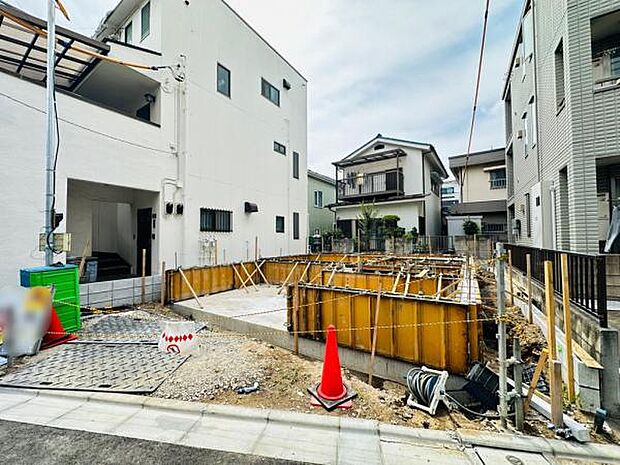6/19撮影 現在は基礎工事が進んでおります。基礎の部分が見られるのは今だけです。
