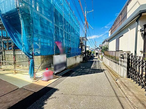 前面道路は4.0m。閑静な住宅街にあります。